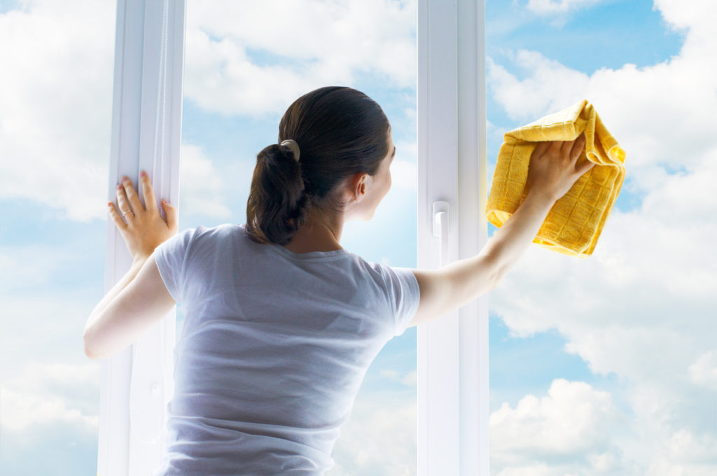 DIY Natural Window Cleaner Recipes